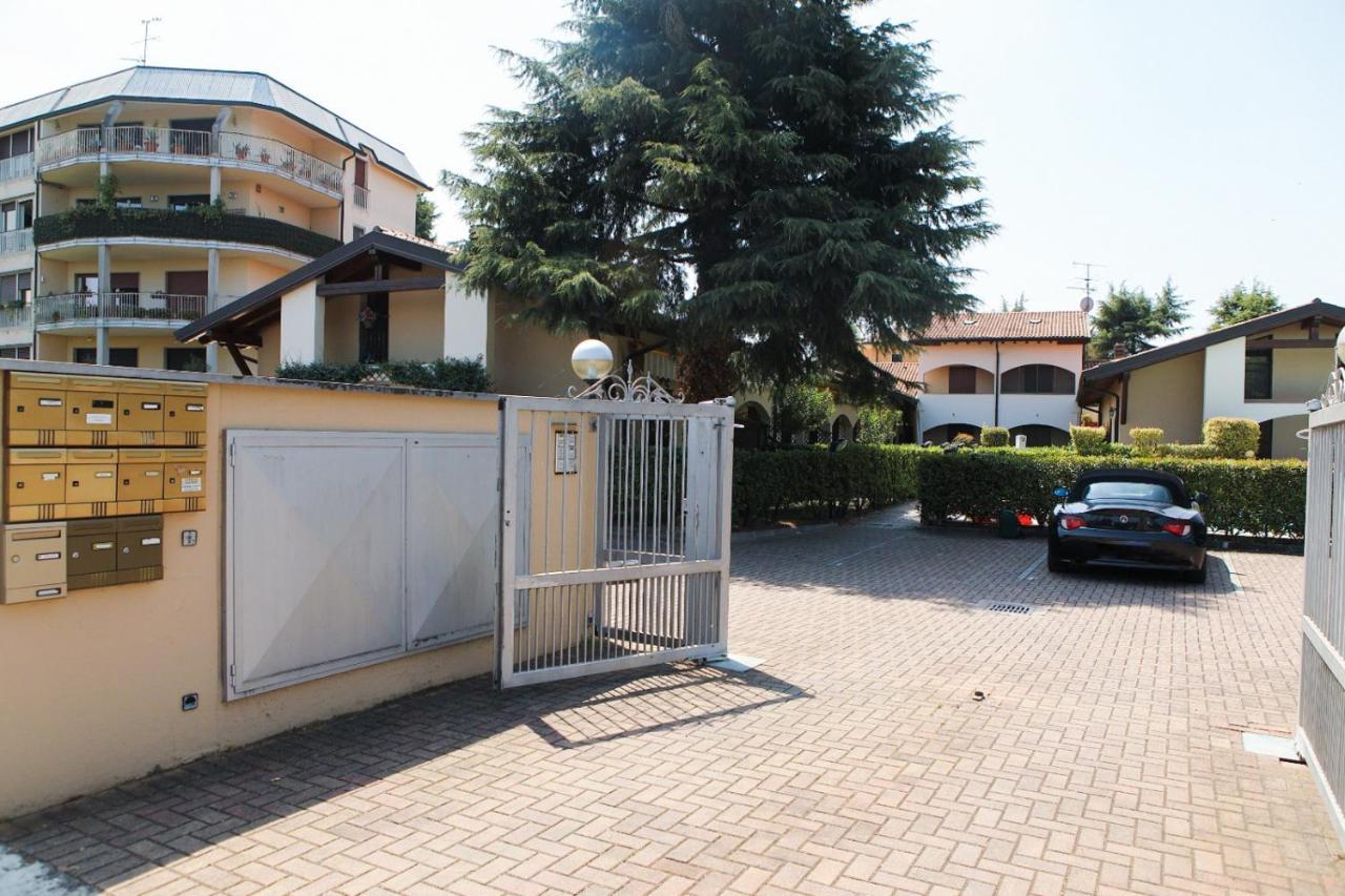 The Three Moons Apartment Peschiera del Garda Luaran gambar