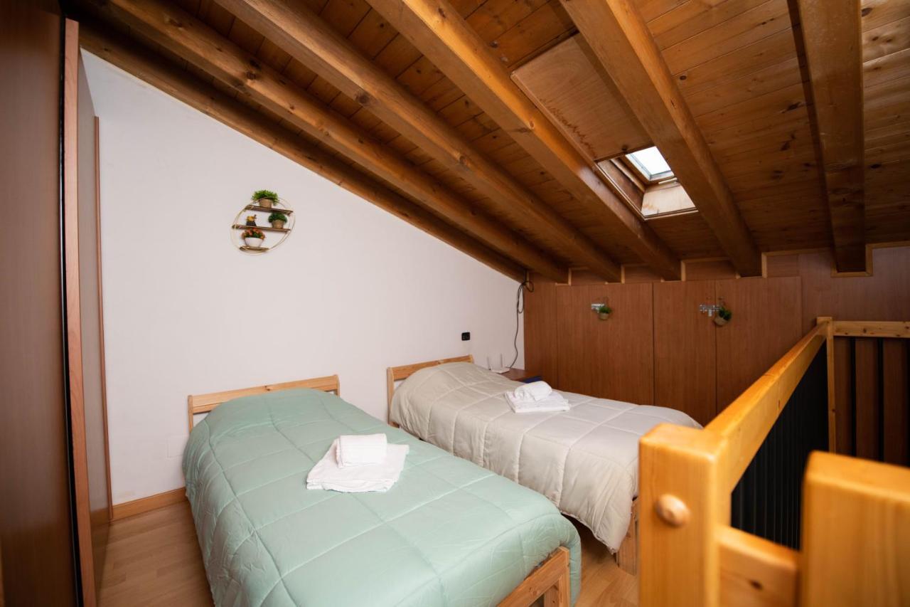 The Three Moons Apartment Peschiera del Garda Luaran gambar