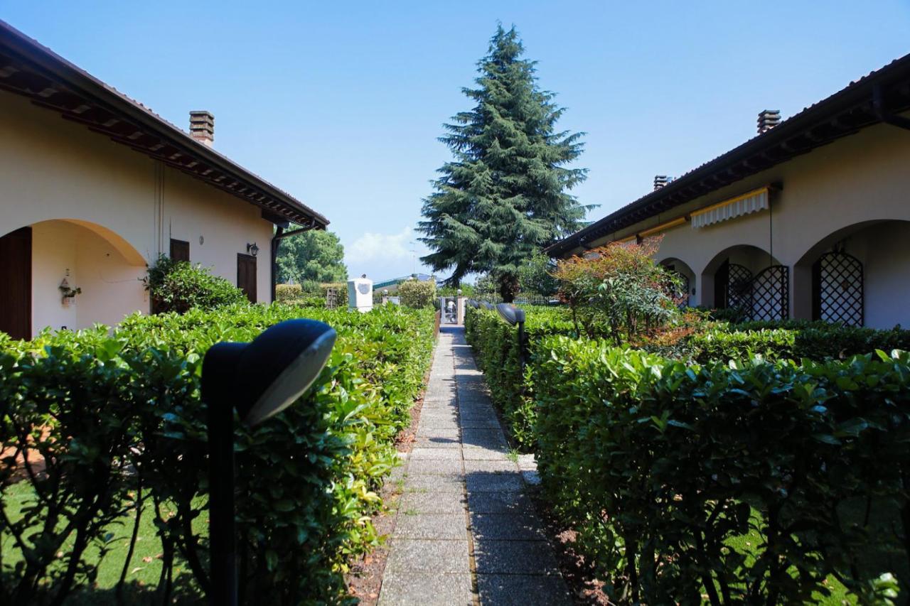 The Three Moons Apartment Peschiera del Garda Luaran gambar